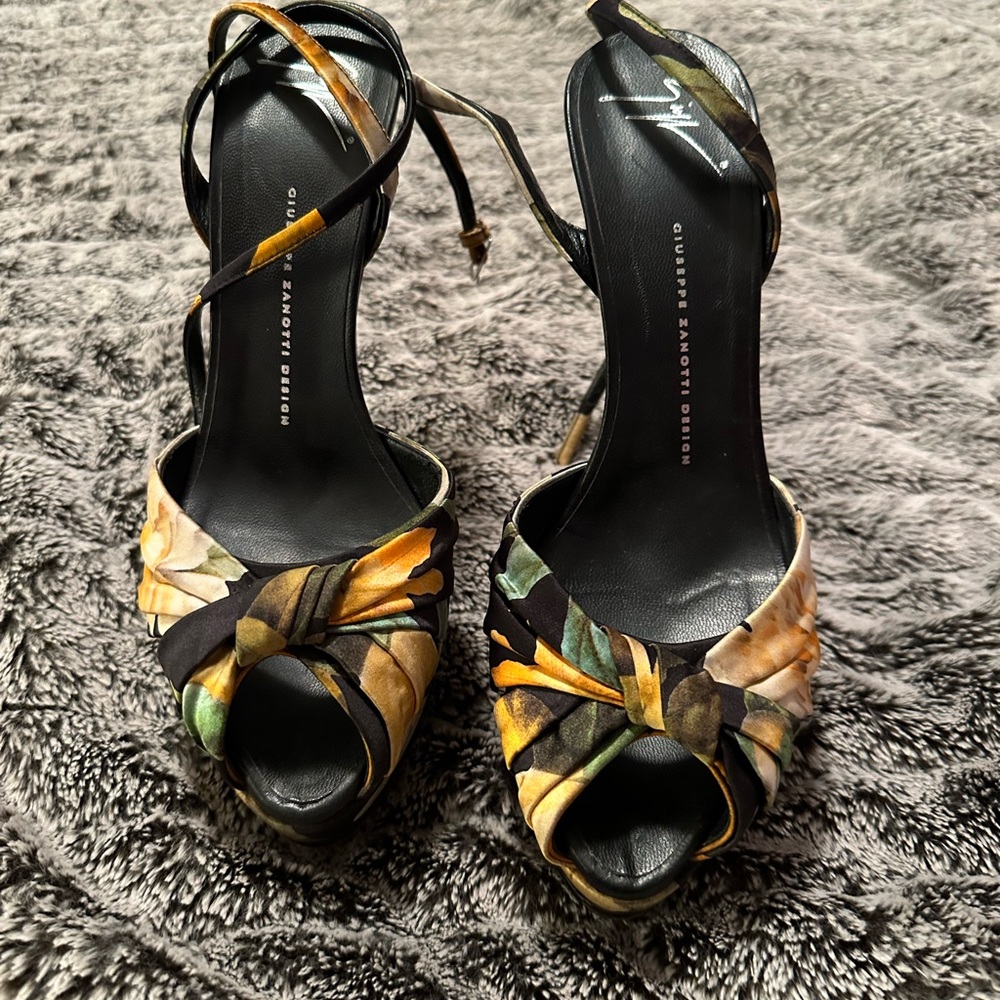 Giuseppe stewpot heels. Size 41